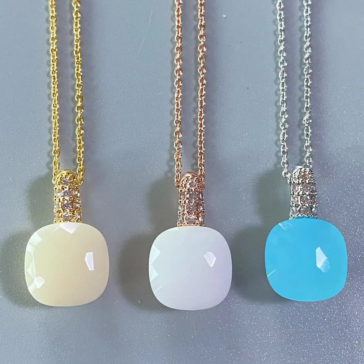 12.6mm Pendant Necklace for Women Crystal Pendant Necklace Pink Blue Crystal Pendant Square Candy Necklace Party Gift
12.6mm Pendant Necklace for Women Crystal Pendant Necklace Pink Blue Crystal Pendant Square Candy Necklace Party Gift