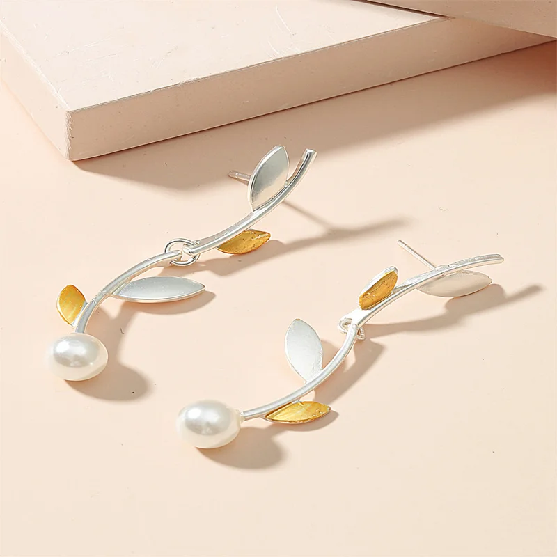 Fashion Two-color Leaf Earrings For Women Matte White Retro Pearl Stud Earrings Personality Party Jewelry Accessories Gift
Fashion Two-color Leaf Earrings For Women Matte White Retro Pearl Stud Earrings Personality Party Jewelry Accessories Gift