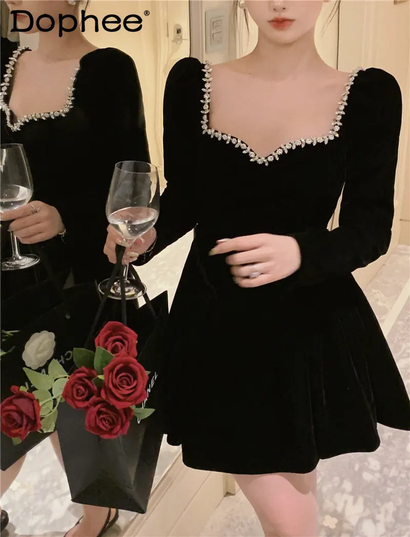 High-end Exquisite Rhinestone Square Collar Ball Gown Dress Women Autumn Winter Retro Black Velvet Dress Party Birthday Vestidos
High-end Exquisite Rhinestone Square Collar Ball Gown Dress Women Autumn Winter Retro Black Velvet Dress Party Birthday Vestidos