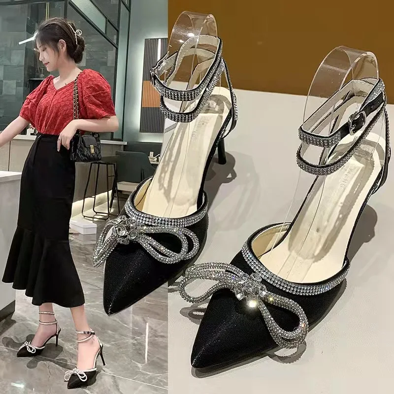 AWomen's Shoes European and American Fashion Rhinestone Bow Sandals Pointed Toe Straps Slender Heels Sexy Pointed Toe High Heels
AWomen's Shoes European and American Fashion Rhinestone Bow Sandals Pointed Toe Straps Slender Heels Sexy Pointed Toe High Heels