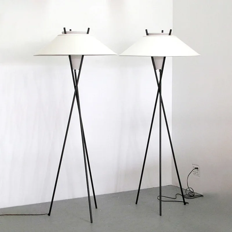 Fresh Simple Lamp in the Living Room Modern Warm Tripod Decorative Lamp Bedroom Study Floor Lamp
Fresh Simple Lamp in the Living Room Modern Warm Tripod Decorative Lamp Bedroom Study Floor Lamp