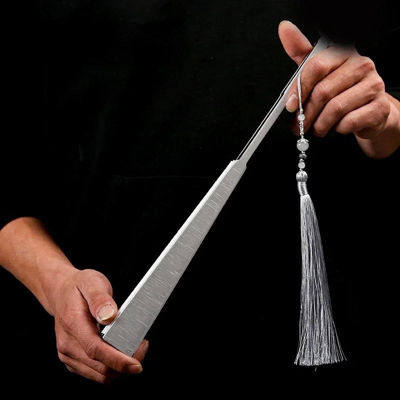 Aluminum alloy kung fu fan Chinese style 10 inch classical men's iron fan gift folding fan
Aluminum alloy kung fu fan Chinese style 10 inch classical men's iron fan gift folding fan