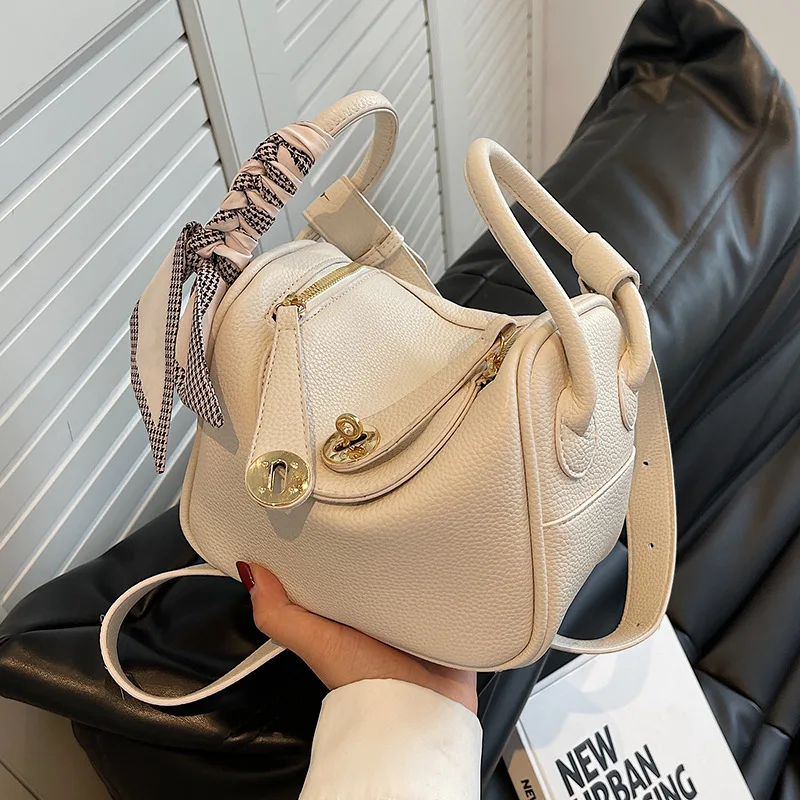 Popular Women's Bag 2023 New Summer Single Shoulder Messenger Bag High Quality Designer Crossbody Bags for Women
Popular Women's Bag 2023 New Summer Single Shoulder Messenger Bag High Quality Designer Crossbody Bags for Women