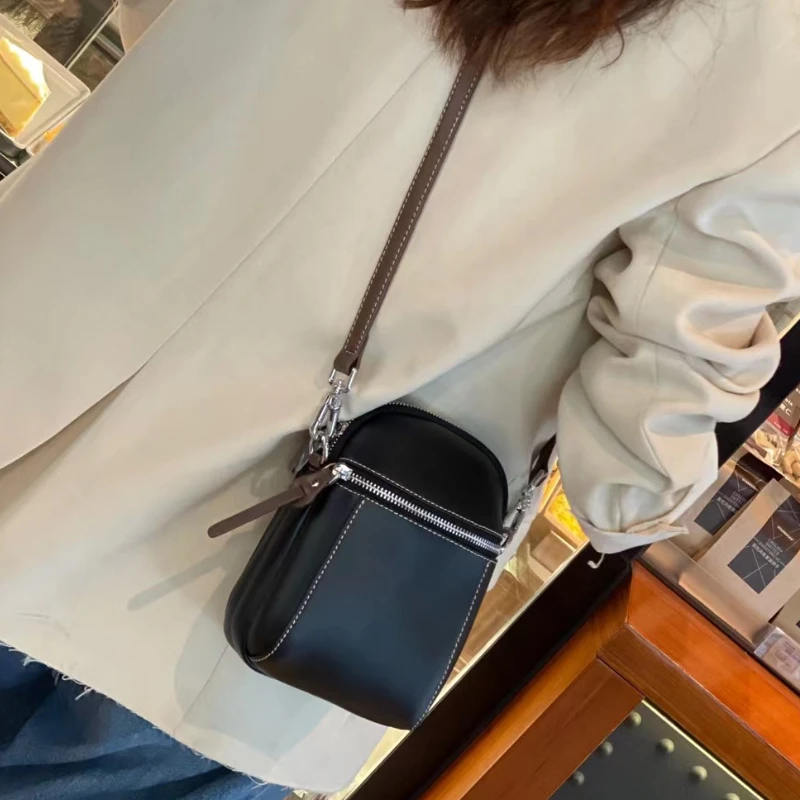 Ladies Crossbody Small Shell Bag Soft Cowhide Leather Phone Bag Women's Summer Handbag Shoulder Purse Multi Compartment Pockets
Ladies Crossbody Small Shell Bag Soft Cowhide Leather Phone Bag Women's Summer Handbag Shoulder Purse Multi Compartment Pockets