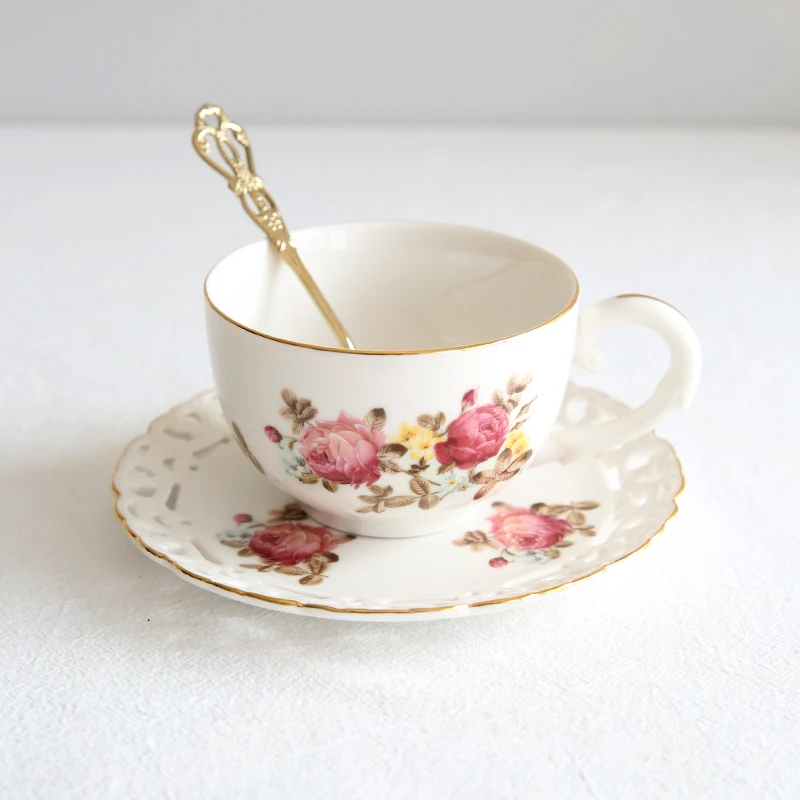 

Европейская керамическая чайная чашка, кофейная Роза, послеобеденная чайная чашка и комплект блюдец, ажурная посуда, чайный набор Kahve Fincan ...
