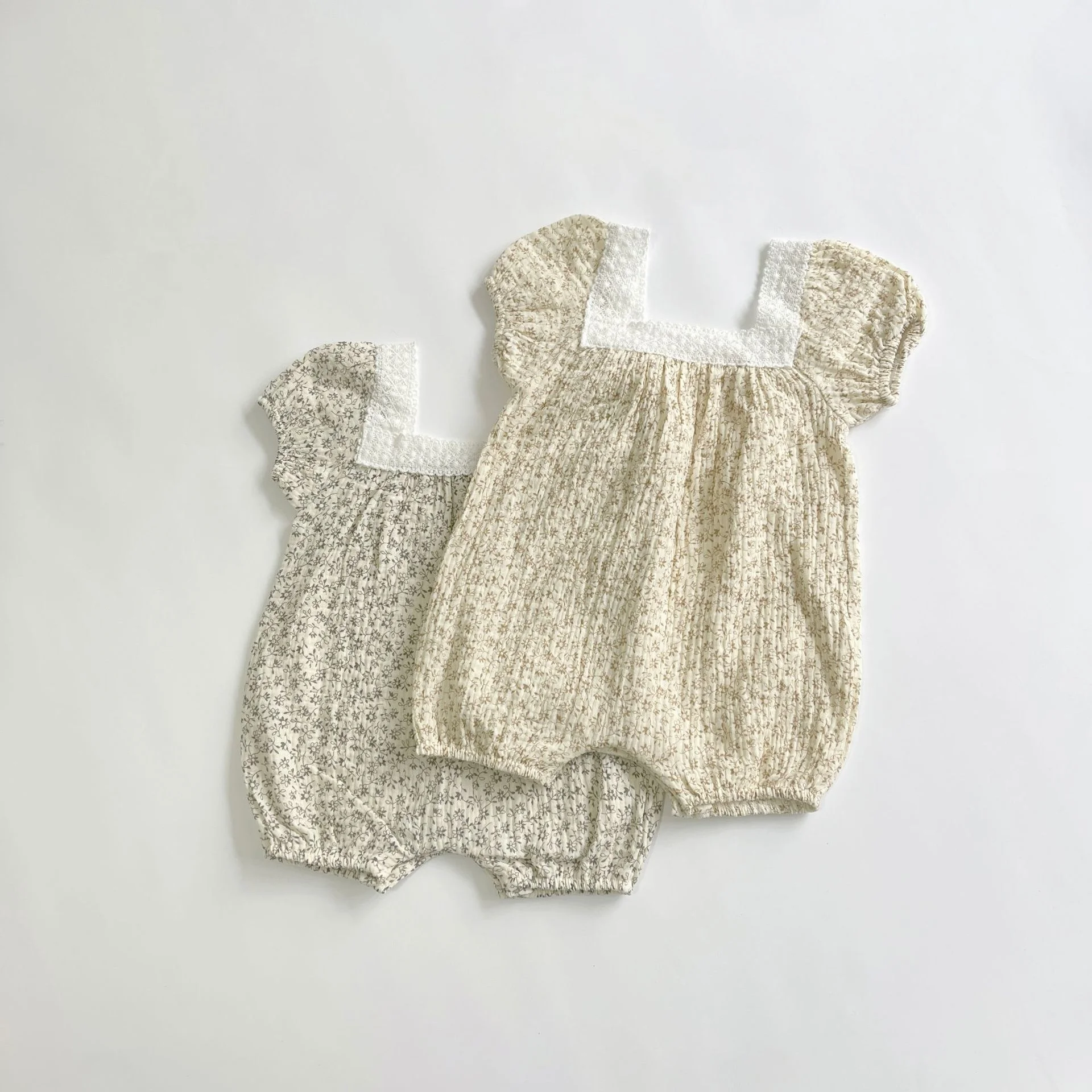 Newborn baby's fragmentary clothes baby's double-layer gauze cotton yarn short climbing suit infant's exotic lace Onesie
Newborn baby's fragmentary clothes baby's double-layer gauze cotton yarn short climbing suit infant's exotic lace Onesie