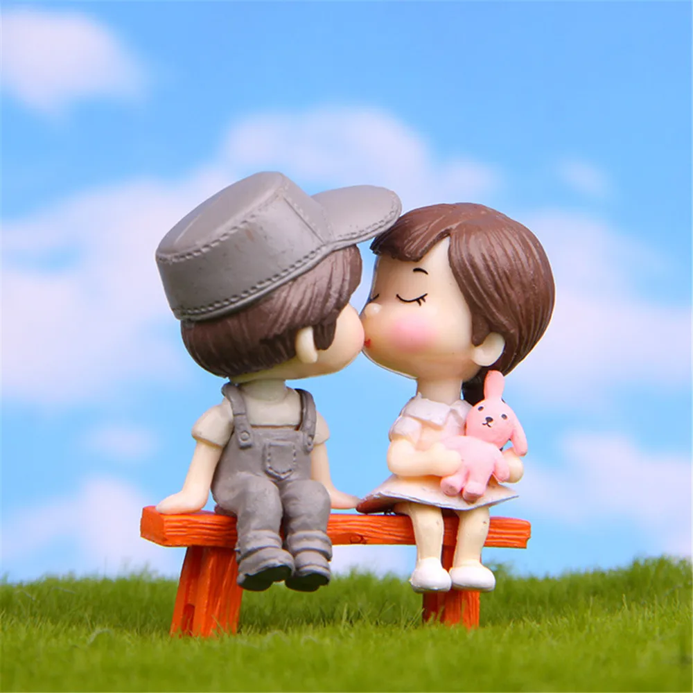 1set Cartoon Lovely Couple Chair Resin Figurines Ornament Miniatures Fairy Garden Home Decor Desk Garden Decorative Craft
1set Cartoon Lovely Couple Chair Resin Figurines Ornament Miniatures Fairy Garden Home Decor Desk Garden Decorative Craft