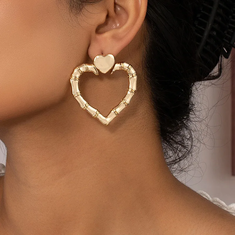 2022 New Ins Gold Polished Metal Love Heart Rectangle Geometric Piercing Earrings Trendy Korean Fashion Women Party Jewelry
2022 New Ins Gold Polished Metal Love Heart Rectangle Geometric Piercing Earrings Trendy Korean Fashion Women Party Jewelry