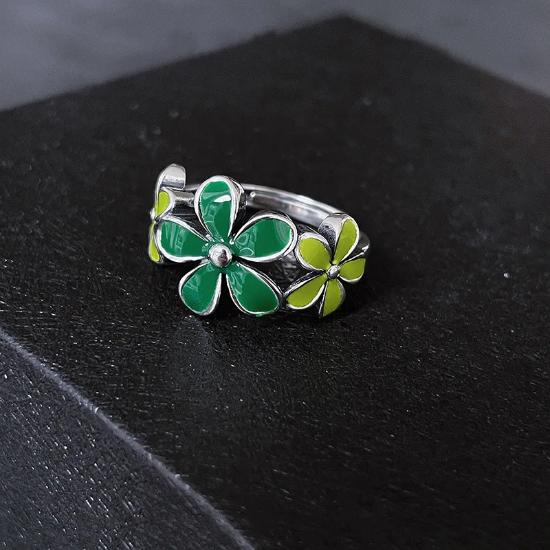 Vintage Fashion Enamel Green Flower Ring with Adjustable Opening Jewelry 
Vintage Fashion Enamel Green Flower Ring with Adjustable Opening Jewelry