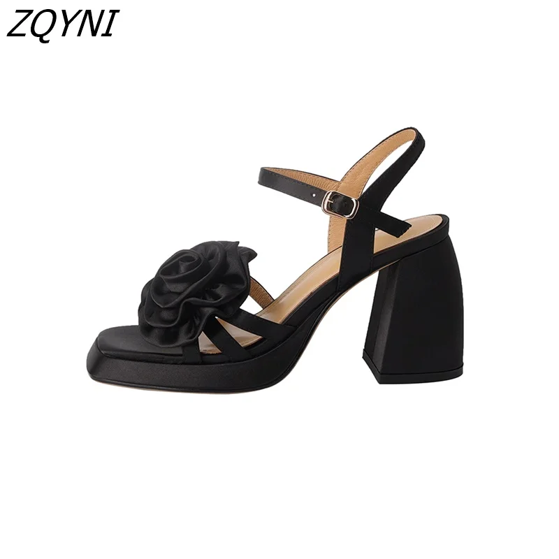 2022 flower sandals women's summer square head thick heel shaped heel sardine thick bottom black green buckle high heels
2022 flower sandals women's summer square head thick heel shaped heel sardine thick bottom black green buckle high heels