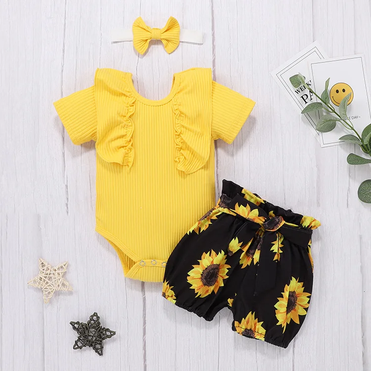 Girls Infant Solid Color Pit Strip Suit Short Sleeves + Printed Shorts + Hairband Children's Clothing
Girls Infant Solid Color Pit Strip Suit Short Sleeves + Printed Shorts + Hairband Children's Clothing