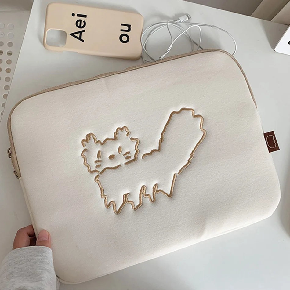 Korean Laptop Sleeve Bag for Mac iPad Pro 9.7 10.2 10.5 12.9 Samsung Huawei Universal 11 13 15 inch Cute Cat Cover Tablet Pouch
Korean Laptop Sleeve Bag for Mac iPad Pro 9.7 10.2 10.5 12.9 Samsung Huawei Universal 11 13 15 inch Cute Cat Cover Tablet Pouch