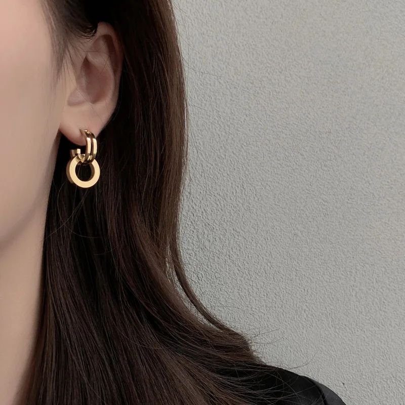 Titanium Steel Earrings Plated 18k Gold Simple Personality Circle Earrings Female Accessories
Titanium Steel Earrings Plated 18k Gold Simple Personality Circle Earrings Female Accessories