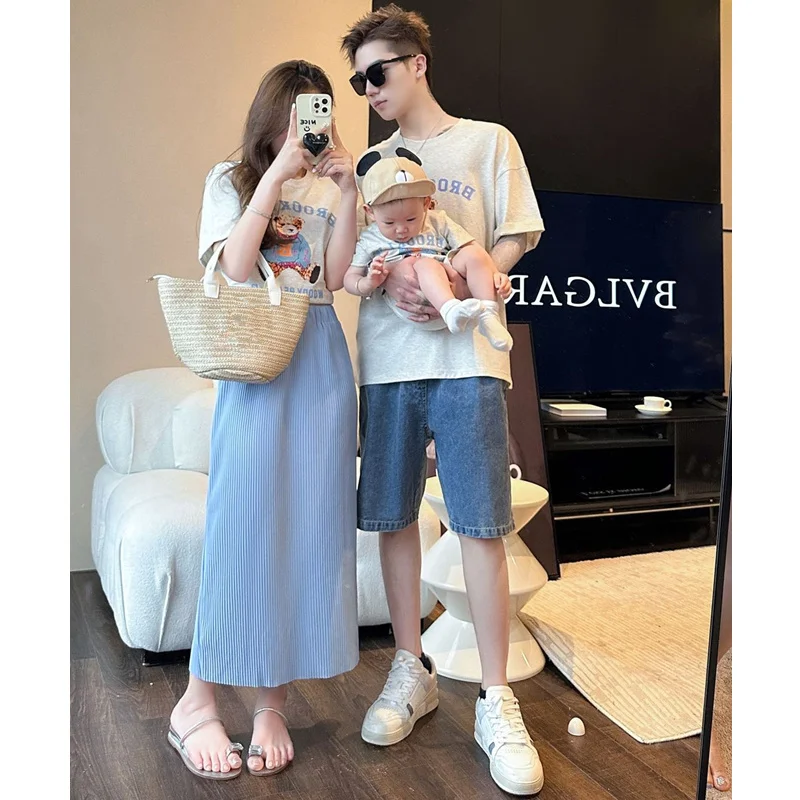 Same Clothes for The Whole Family Mommy and Me Matching Sets Mother and Daughter Equal Summer Skirts Outfits Dad Son Clothing
Same Clothes for The Whole Family Mommy and Me Matching Sets Mother and Daughter Equal Summer Skirts Outfits Dad Son Clothing