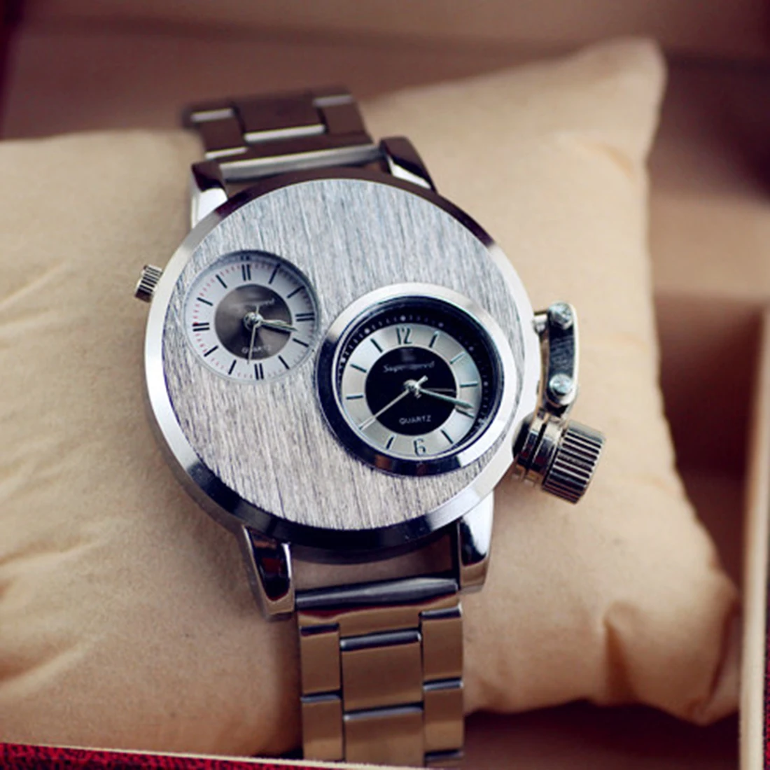Luxury Watch for Men Casual Fashion Creative Dial Quartz Wristwatch Male Sliver Conceptual Unusual Pointer Man Reloj Wrist Clock
Luxury Watch for Men Casual Fashion Creative Dial Quartz Wristwatch Male Sliver Conceptual Unusual Pointer Man Reloj Wrist Clock