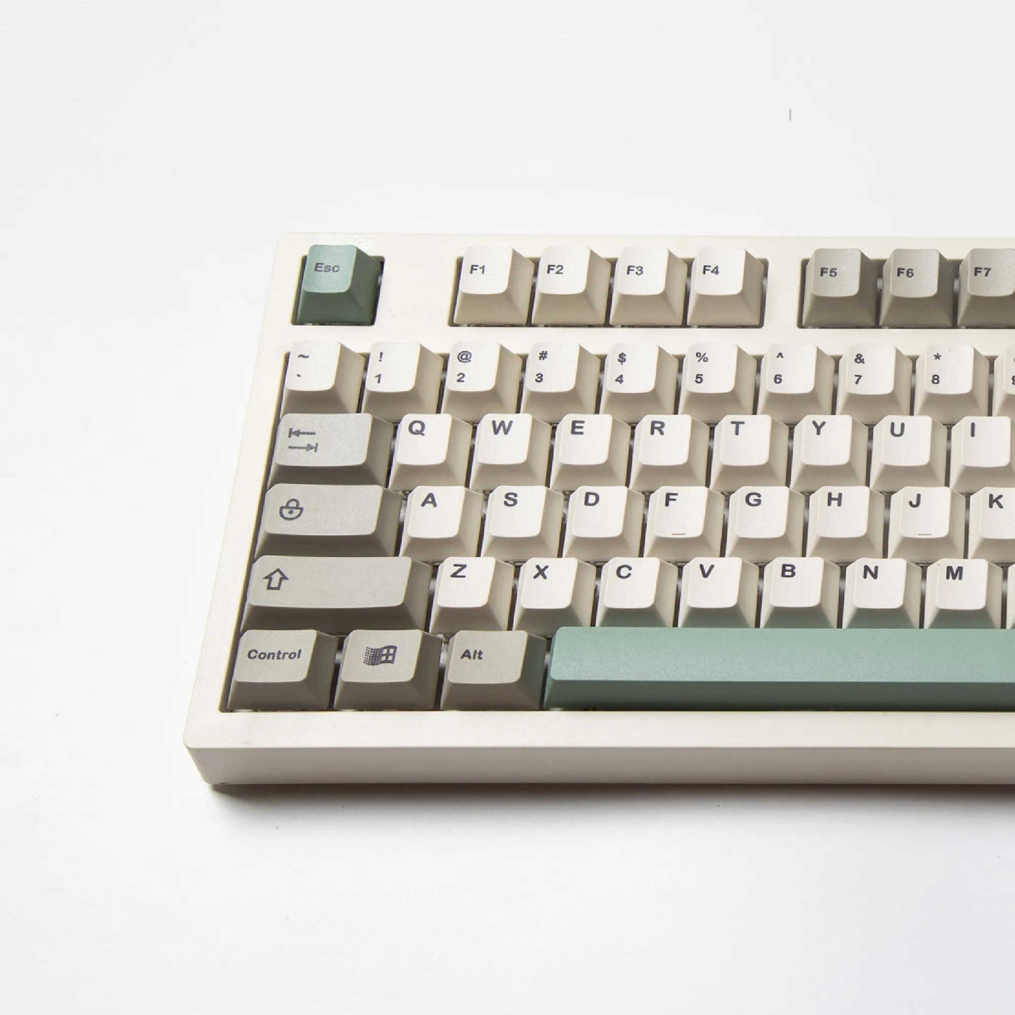 Цветные колпачки для клавиш Cherry Profile PBT, 127 клавиш, сублимация для переключателей MX, подходит для механических клавиатур 61/64/68/87/96/104 на заказ
Цветные колпачки для клавиш Cherry Profile PBT, 127 клавиш, сублимация для переключателей MX, подходит для механических клавиатур 61/64/68/87/96/104 на заказ