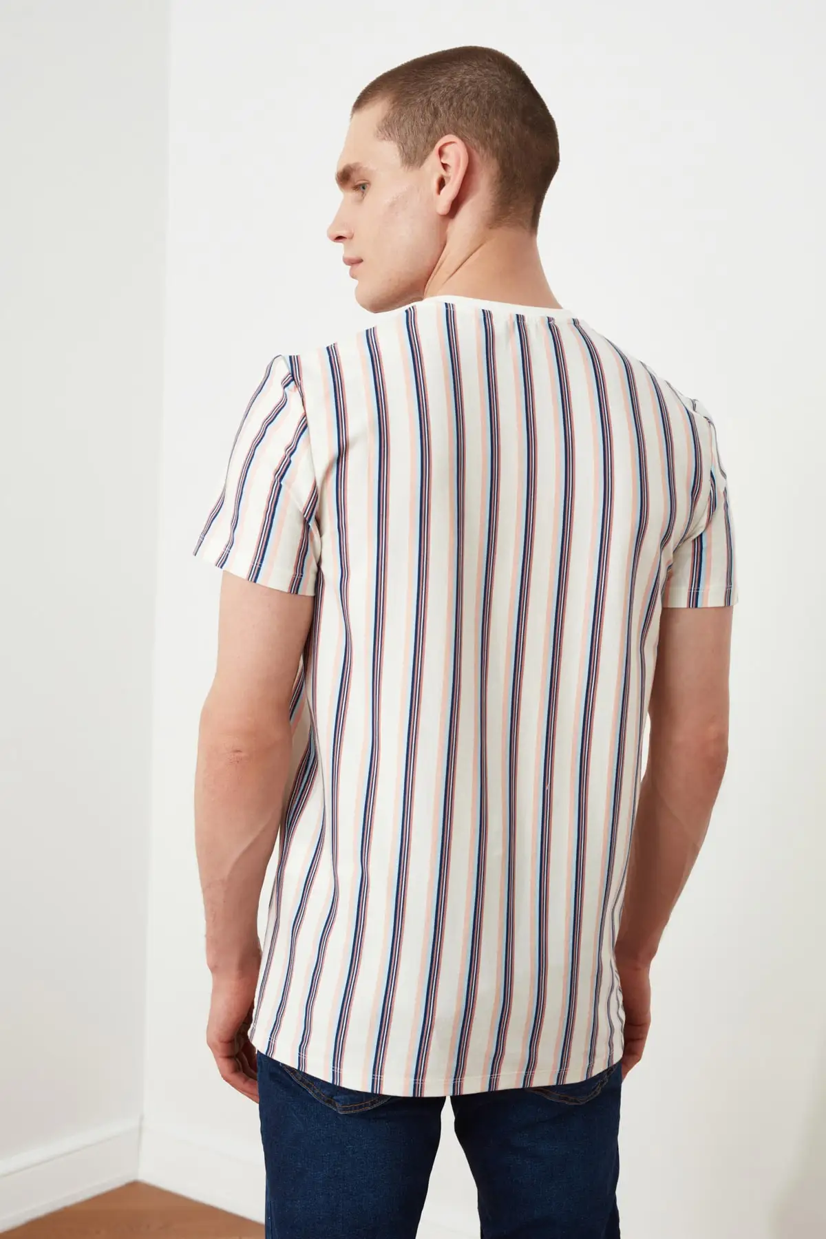 Trendyol Male T-Shirt TMNSS21TS2431
Trendyol Male T-Shirt TMNSS21TS2431