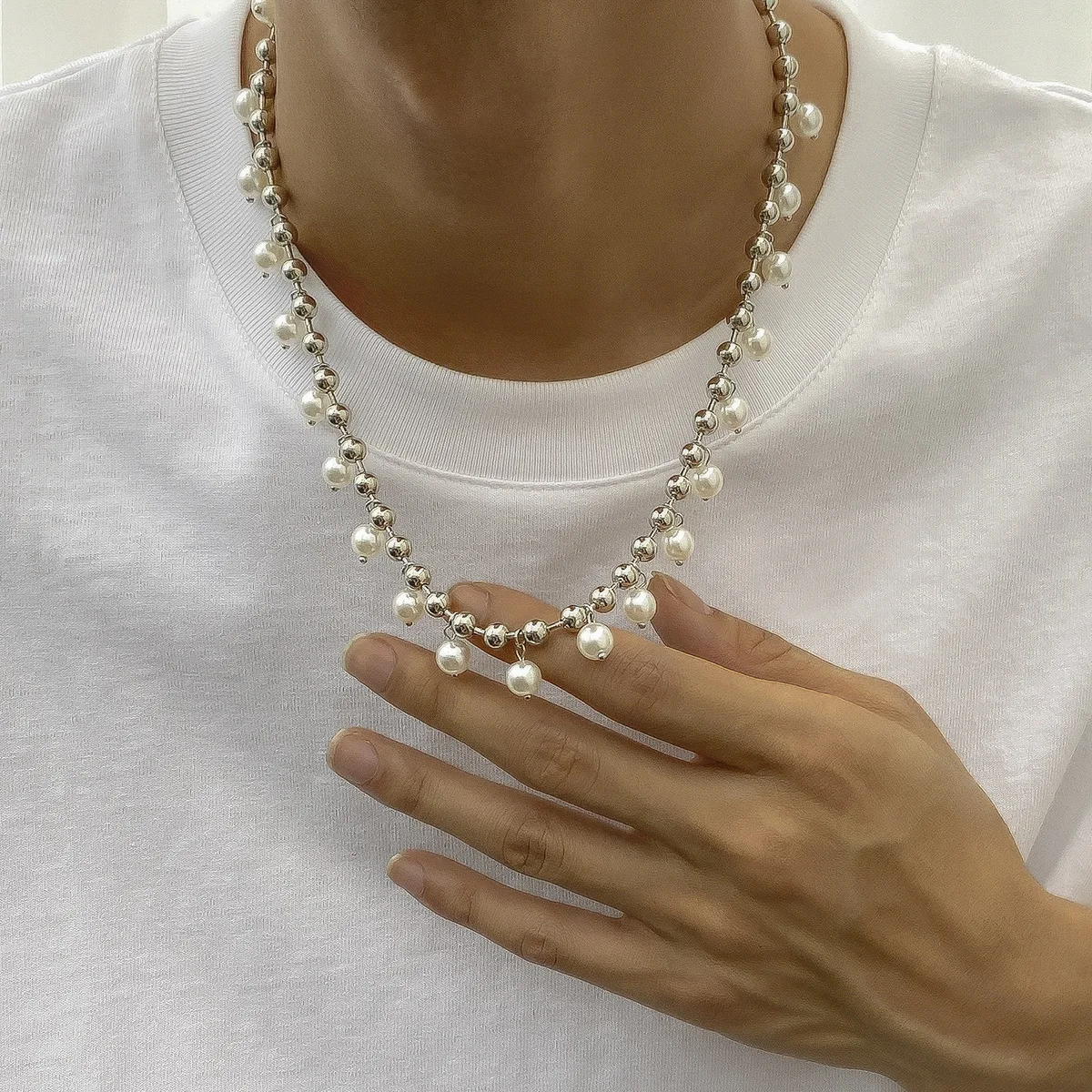 CANPEL Simple Bead Chain Hanging Pearl Necklace Creative Men Choker Chain Jewelry on the Neck Hip-hop Dance Party Male Necklace 
CANPEL Simple Bead Chain Hanging Pearl Necklace Creative Men Choker Chain Jewelry on the Neck Hip-hop Dance Party Male Necklace