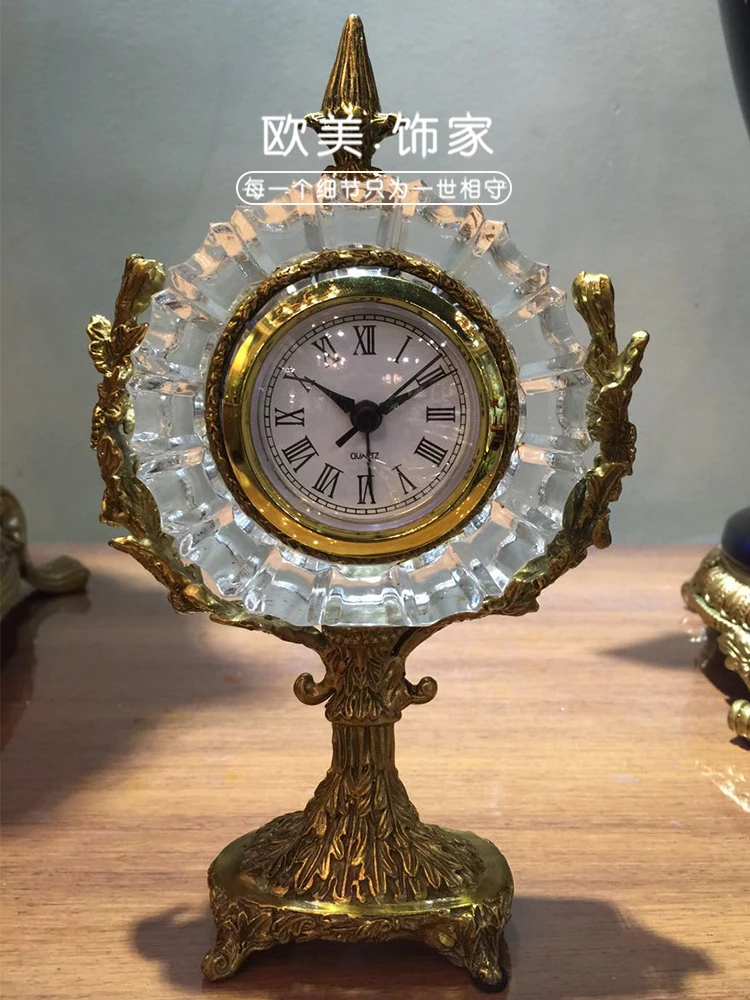 Crystal with copper high-end desk, small clock ornaments, American style home accessories, villas and clubs
Crystal with copper high-end desk, small clock ornaments, American style home accessories, villas and clubs