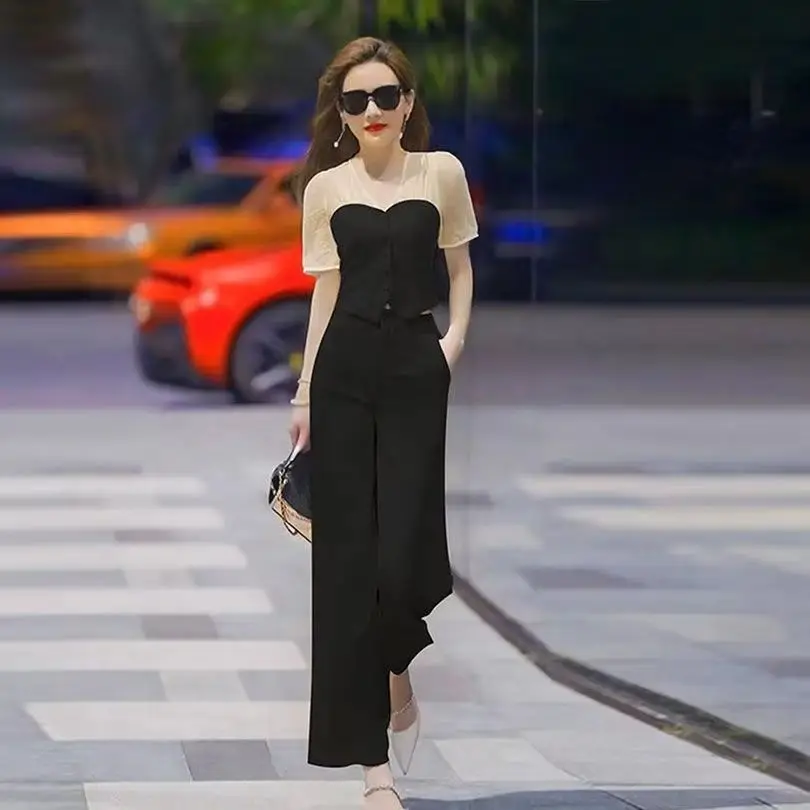 2022 Summer Women New Fashion 2 Piece Suits Female High Waist Loose Pants + V-neck Patchwork Tops Ladies Wide Leg Pants Sets J27
2022 Summer Women New Fashion 2 Piece Suits Female High Waist Loose Pants + V-neck Patchwork Tops Ladies Wide Leg Pants Sets J27