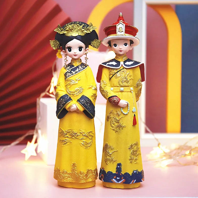 Palace Style Emperor Queen Ornaments Miniature Figurine Hanfu Antique Doll Crafts Birthday Gifts Wine Cabinet Home Decoration 
Palace Style Emperor Queen Ornaments Miniature Figurine Hanfu Antique Doll Crafts Birthday Gifts Wine Cabinet Home Decoration