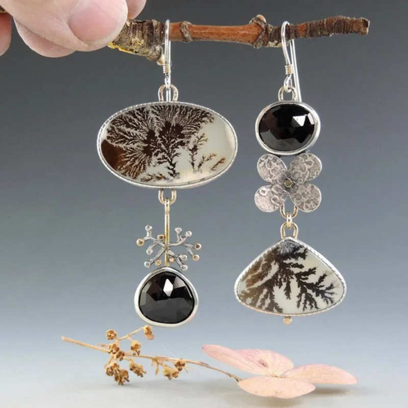 Ethnic Round Black Zircon Asymmetric Earrings Vintage Metal Engraved Pattern Branches Dangle Earrings for Women Jewelry
Ethnic Round Black Zircon Asymmetric Earrings Vintage Metal Engraved Pattern Branches Dangle Earrings for Women Jewelry