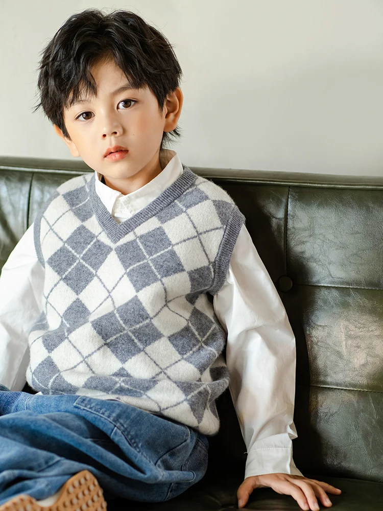2022 Kid's 100% Wool Diamond Square Jacquard V-neck Knit Vest Boy Girl Children Wasitcoat Merino Sleeveless Sweater Teenager
2022 Kid's 100% Wool Diamond Square Jacquard V-neck Knit Vest Boy Girl Children Wasitcoat Merino Sleeveless Sweater Teenager