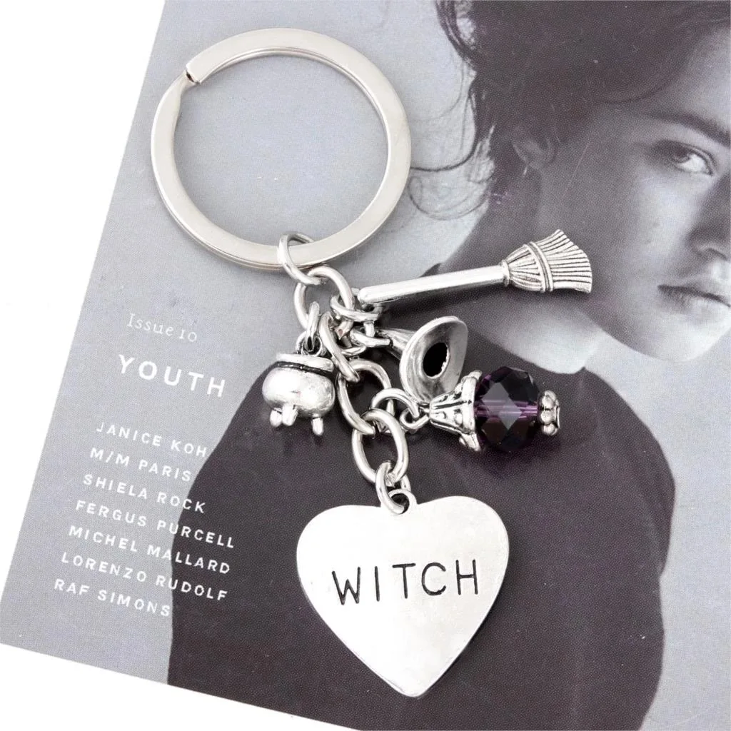 Creative Halloween Witch Hat Keychain Purple Beads Broomstick Charm Keyring Backpack Pendant Gothic Jewelry Gift for Friends
Creative Halloween Witch Hat Keychain Purple Beads Broomstick Charm Keyring Backpack Pendant Gothic Jewelry Gift for Friends