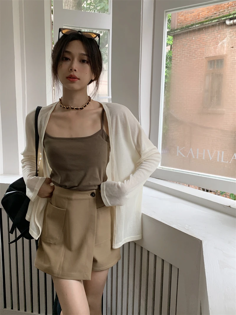 GBB0776 2022 new micro transparent long sleeve sunscreen shirt, Korean version, pure desire for wind, with thin shirt
GBB0776 2022 new micro transparent long sleeve sunscreen shirt, Korean version, pure desire for wind, with thin shirt