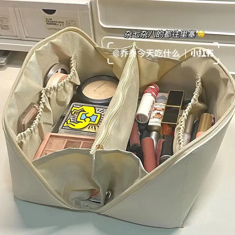 New super fire pillow makeup bag female large-capacity portable ins senior sense of travel wash cosmetic organizer bag
New super fire pillow makeup bag female large-capacity portable ins senior sense of travel wash cosmetic organizer bag
