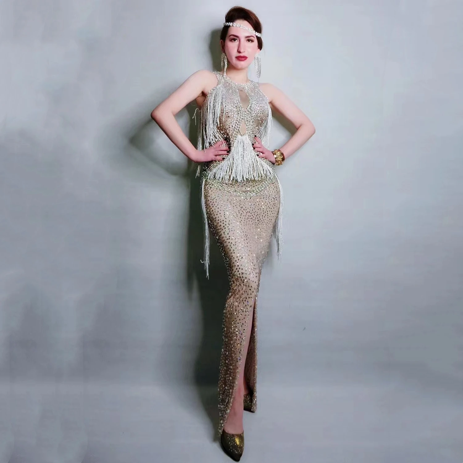 Ladies Clothes Shiny Crystals Fringe Shoulder nude Color Spandex Sexy Evening Gown Disco Party Dress for Dancing Banquet Costume
Ladies Clothes Shiny Crystals Fringe Shoulder nude Color Spandex Sexy Evening Gown Disco Party Dress for Dancing Banquet Costume