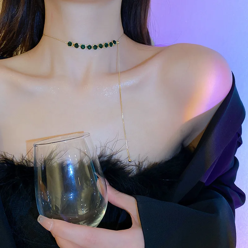 Light Luxury Emerald Zircon Choker Necklace Fashion Green Rhinestone Chain Necklace Necklace Ladies Gold Handmade Jewelry
Light Luxury Emerald Zircon Choker Necklace Fashion Green Rhinestone Chain Necklace Necklace Ladies Gold Handmade Jewelry