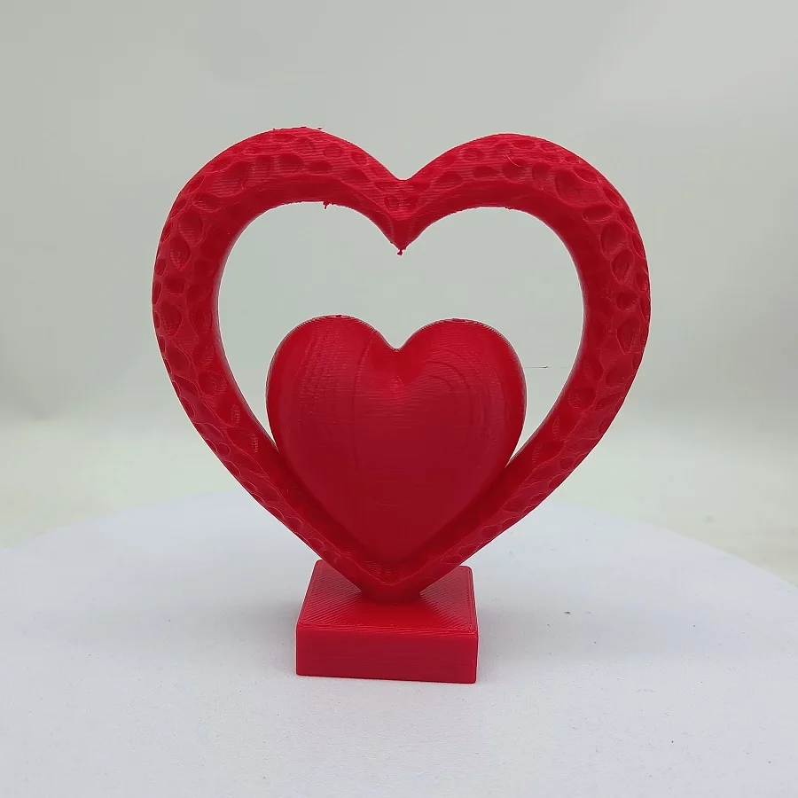 Пластиковые сердечные ворота красного цвета
Пластиковые сердечные ворота красного цвета