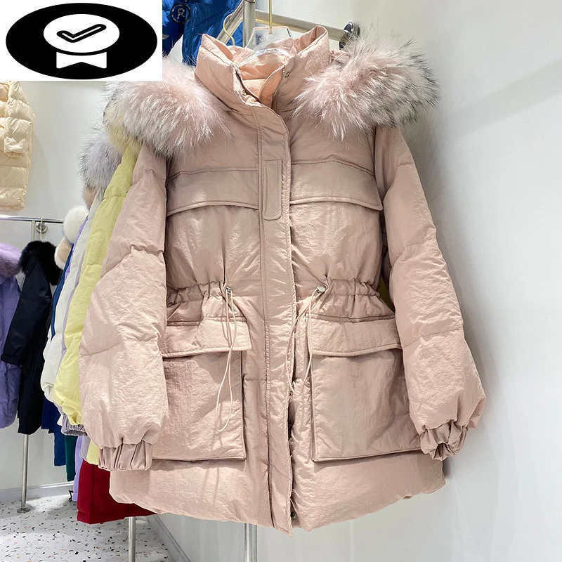 Casual 2023 White Hooded Duck Down Jacket Women Winter Raccoon Collar Down Coat Female Korean Style Manteau Femme Gxy1352
Casual 2023 White Hooded Duck Down Jacket Women Winter Raccoon Collar Down Coat Female Korean Style Manteau Femme Gxy1352