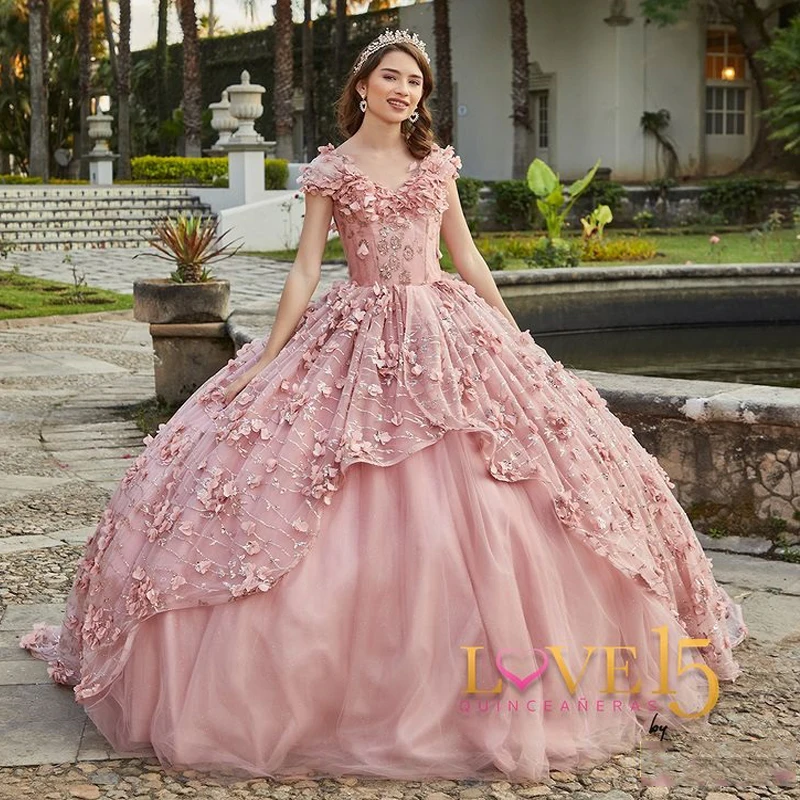 Pink Princess Purple Quinceanera Dress Sexy V-neck Organza Backless Ball Gown With 3DFlower Print Lace Up Robe Soirée Femme Chic
Pink Princess Purple Quinceanera Dress Sexy V-neck Organza Backless Ball Gown With 3DFlower Print Lace Up Robe Soirée Femme Chic