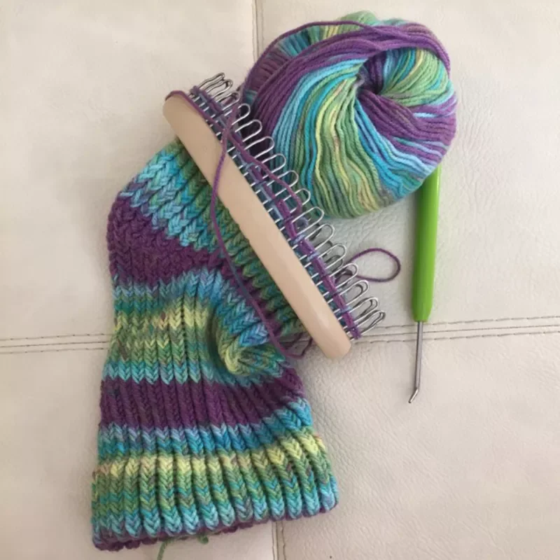 Knitted Fabric DIY Weaving Machine Set Hand Knitted Scarf Sweater Hat Socks Lazy Man Artifact Household Sewing Accessories
Knitted Fabric DIY Weaving Machine Set Hand Knitted Scarf Sweater Hat Socks Lazy Man Artifact Household Sewing Accessories