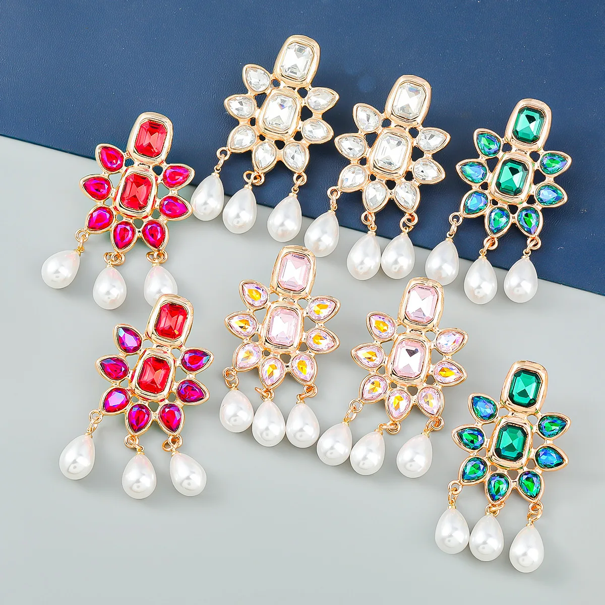 2023 Fashion Color Diamond Series Alloy Diamond Flower Imitation Pearl Tassel Earrings Women's European and American Earrings
2023 Fashion Color Diamond Series Alloy Diamond Flower Imitation Pearl Tassel Earrings Women's European and American Earrings