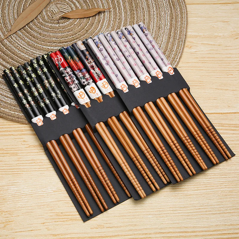Japanese bamboo chopsticks household tableware set non-slip head color printing household set 5 pairs of chopsticks
Japanese bamboo chopsticks household tableware set non-slip head color printing household set 5 pairs of chopsticks