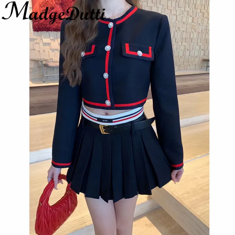 12.20 MadgeDutti Contrast Color Striped Letter O-Neck Short Jacket Or With Belt Knit Waist Spliced Pleated Skirt Set Women
12.20 MadgeDutti Contrast Color Striped Letter O-Neck Short Jacket Or With Belt Knit Waist Spliced Pleated Skirt Set Women