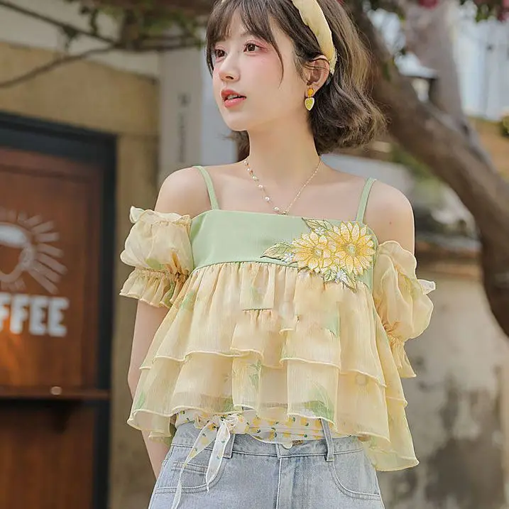 2023 New Fashion French Sweet Wearing Women Summer Slash Neck College Short Sleeve Short Crop Tops Blouse Blusa Mujer K626
2023 New Fashion French Sweet Wearing Women Summer Slash Neck College Short Sleeve Short Crop Tops Blouse Blusa Mujer K626