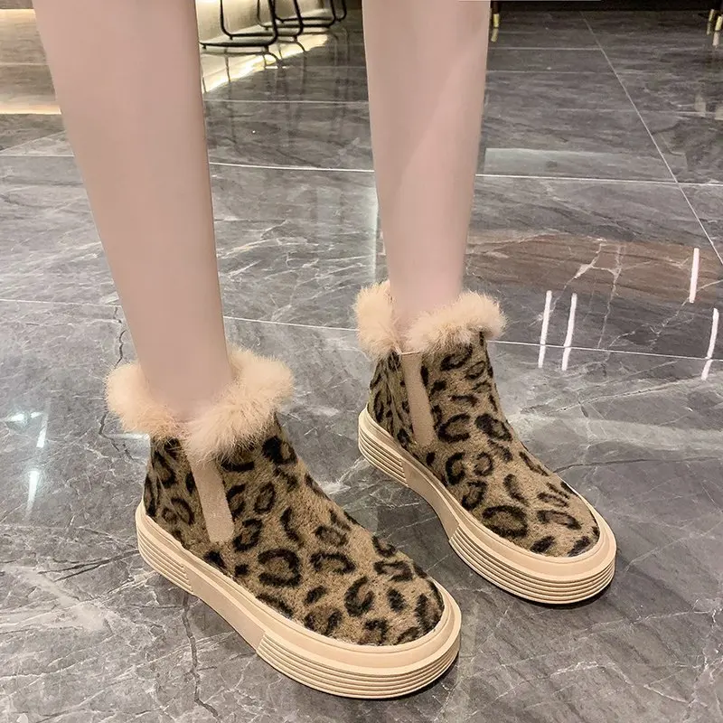 Furry Snow Boots Women Winter Leopard Print Non-slip Platform Chelsea Boot Ladies Keep Warm Comfort Cotton Shoes botas de mujer
Furry Snow Boots Women Winter Leopard Print Non-slip Platform Chelsea Boot Ladies Keep Warm Comfort Cotton Shoes botas de mujer