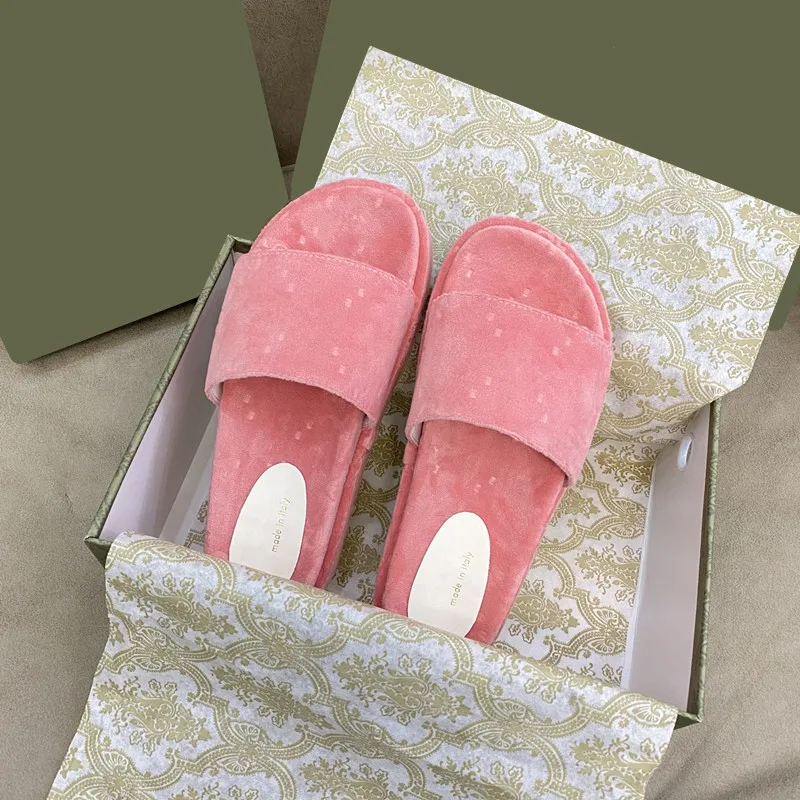 2022 brand slippers new thick-soled women's sandals open-toed thick-soled sweet pink embossed beach holiday flat slippers women
2022 brand slippers new thick-soled women's sandals open-toed thick-soled sweet pink embossed beach holiday flat slippers women