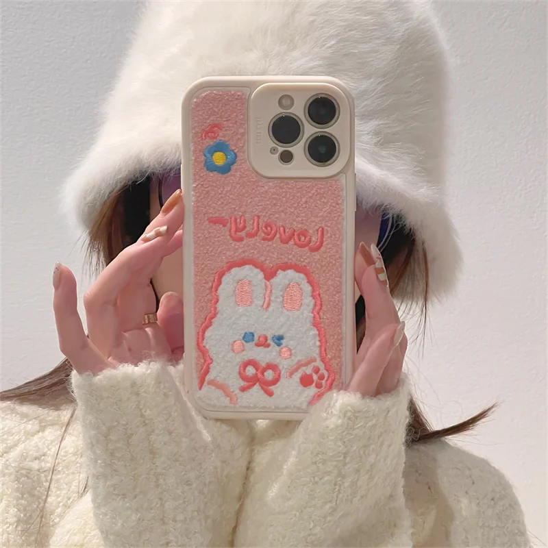 Простой чехол с вышивкой для телефона iPhone 13, 12, 11 Pro, XS Max, X, XR, 7, 8 Plus, плюшевый силиконовый мягкий чехол-накладка
Простой чехол с вышивкой для телефона iPhone 13, 12, 11 Pro, XS Max, X, XR, 7, 8 Plus, плюшевый силиконовый мягкий чехол-накладка