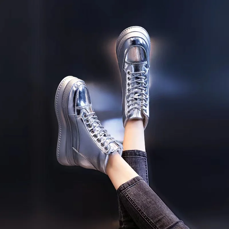 New High Top Fashion Shiny Leather Casual Shoes Women's Genuine Leather Inner Heightening Korean Versatile Matsuke Shoes
New High Top Fashion Shiny Leather Casual Shoes Women's Genuine Leather Inner Heightening Korean Versatile Matsuke Shoes