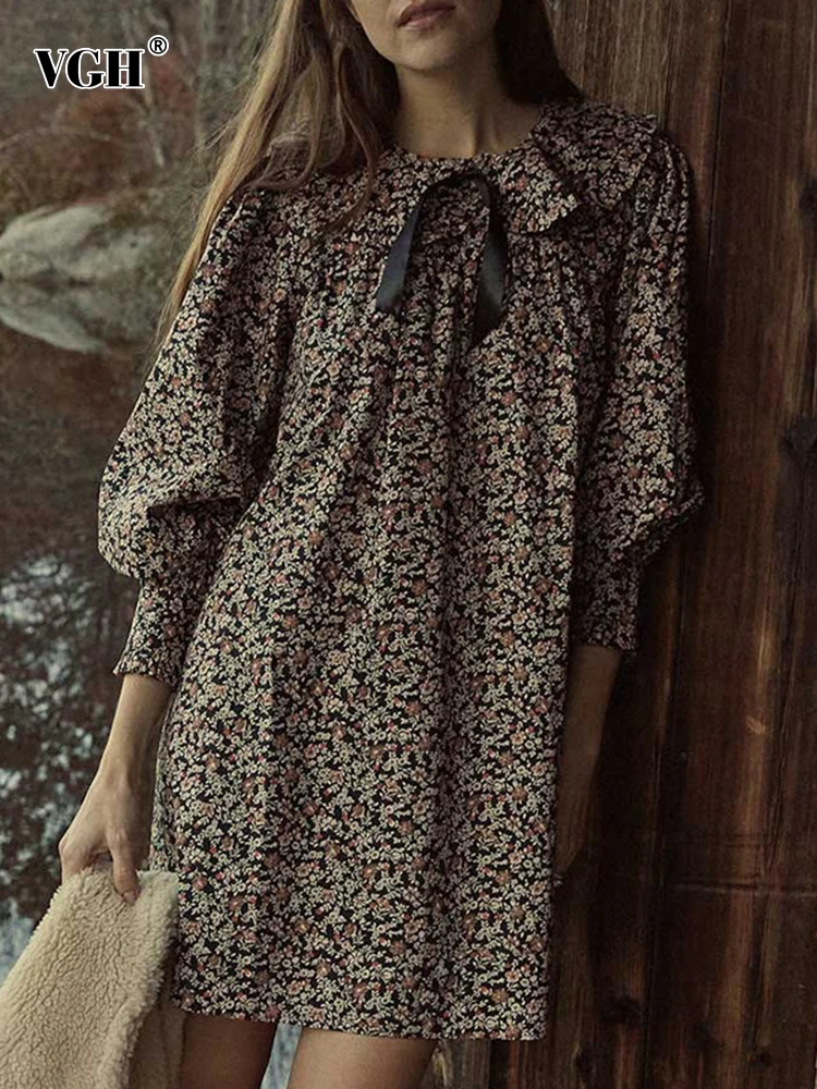 VGH Temperament Print Dresses For Women Peter Pan Collar Lantern Sleeve High Waist Loose Hit Color Mini Dress Female Fashion New
VGH Temperament Print Dresses For Women Peter Pan Collar Lantern Sleeve High Waist Loose Hit Color Mini Dress Female Fashion New