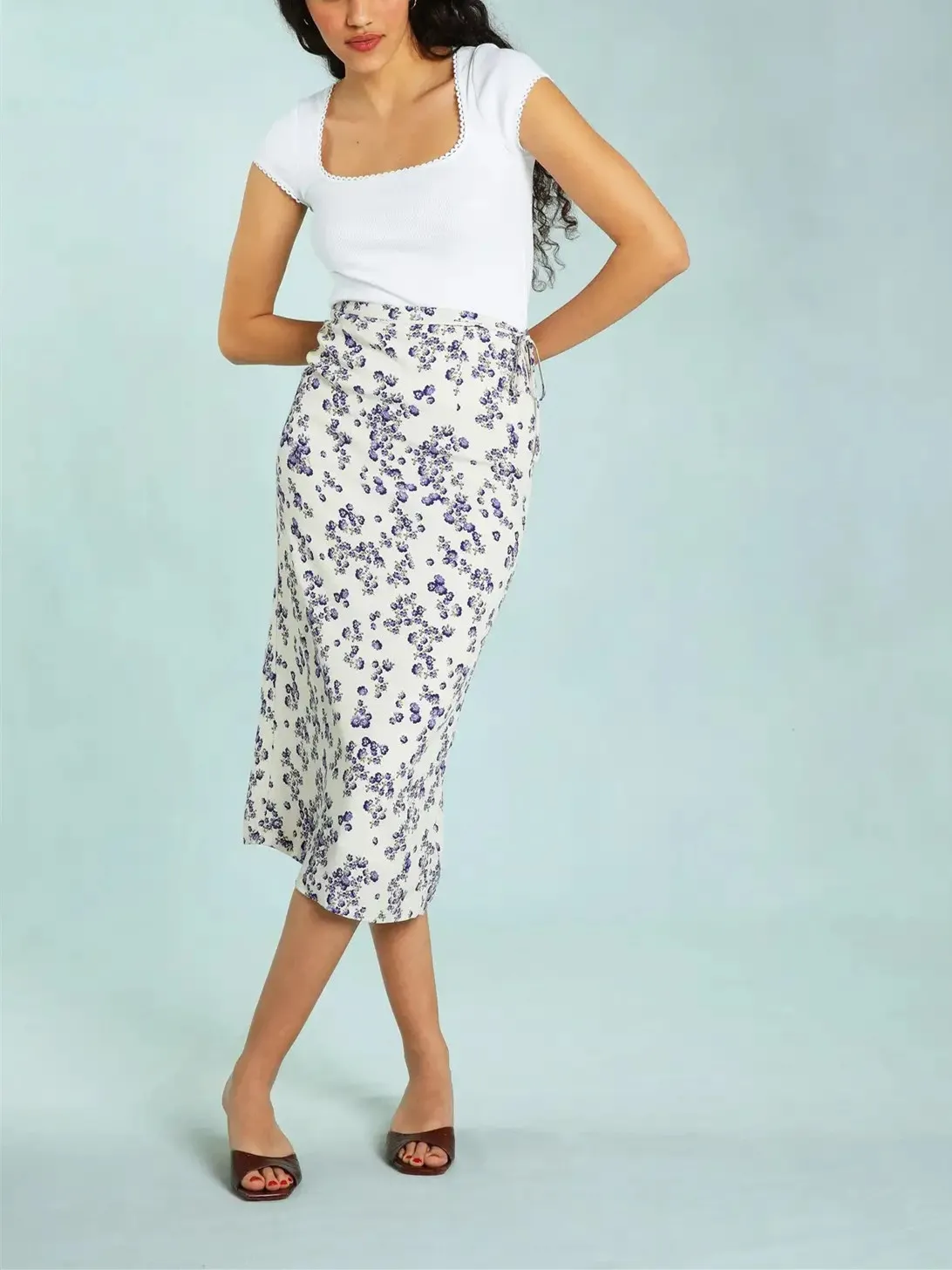 Floral Printed Women 100% Viscose Slit Skirts High Waist Lace-up Pockets Female Prairie Chic Midi Jupe 2022 new
Floral Printed Women 100% Viscose Slit Skirts High Waist Lace-up Pockets Female Prairie Chic Midi Jupe 2022 new