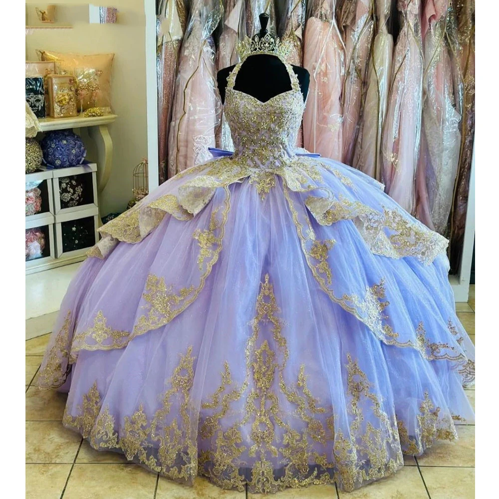 ANGELSBRIDEP, Сиреневое платье Quinceanera, воротник хомут с золотыми бусинами с аппликацией, длинное блестящее платье с открытой спиной и кристаллами, 15 лет
ANGELSBRIDEP, Сиреневое платье Quinceanera, воротник хомут с золотыми бусинами с аппликацией, длинное блестящее платье с открытой спиной и кристаллами, 15 лет
