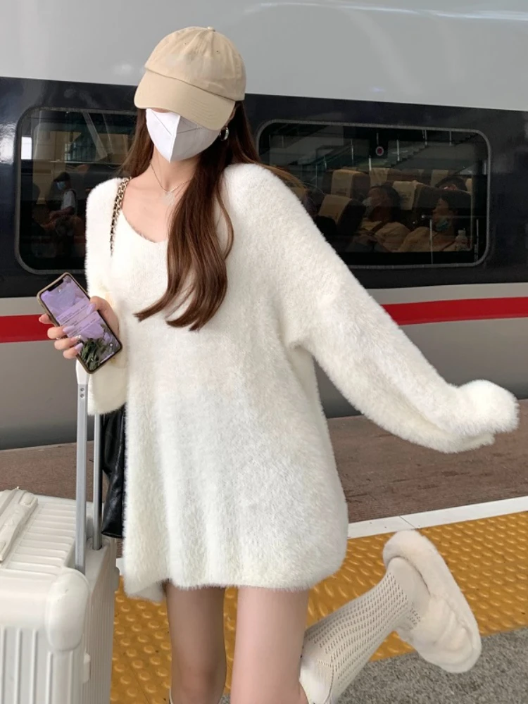 Pure Color V-Neck Knitted Sweater Women Long Sleeve Sweet Elegant White Pullover Female Korean Style Y2k Clothing 2022 Autumn
Pure Color V-Neck Knitted Sweater Women Long Sleeve Sweet Elegant White Pullover Female Korean Style Y2k Clothing 2022 Autumn
