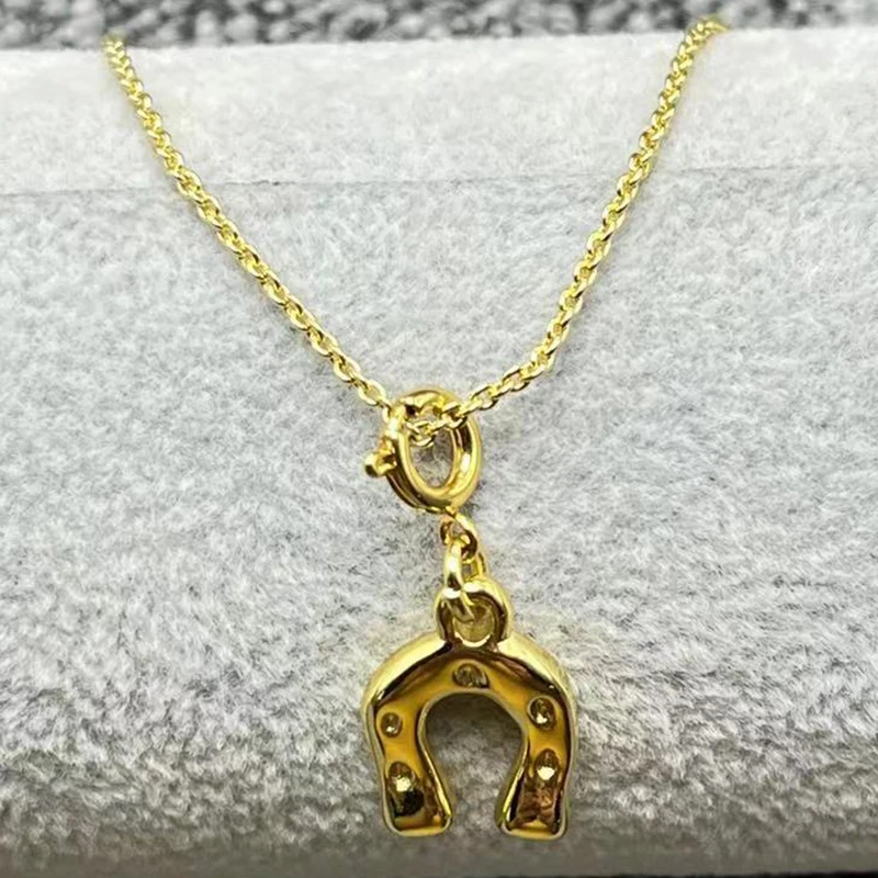 2023unode50 Exquisite and Fashionable Electroplated 925 Silver Crowd Women's Necklace Romantic Gift with Optional Hanging Pieces
2023unode50 Exquisite and Fashionable Electroplated 925 Silver Crowd Women's Necklace Romantic Gift with Optional Hanging Pieces
