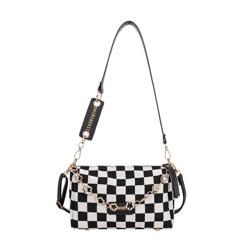2021 New Contracted Grid Pillow Bag Lady Winter Single Shoulder Bag Fashion Sense Handbag
2021 New Contracted Grid Pillow Bag Lady Winter Single Shoulder Bag Fashion Sense Handbag